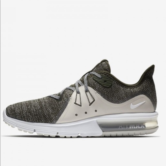 Nike Women’s Air Max Sequent 3 NWT Nike Women’s Air Max Sequent 3 NWT